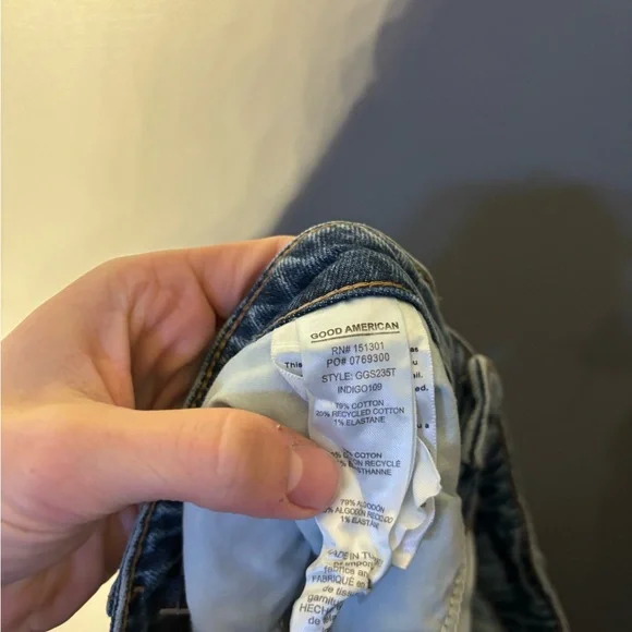 Good American Good Girlfriend Short in Indigo109 Women’s Size 16 - Picture 5 of 5